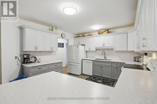 222 - 475 Parkhill Road W, Peterborough, ON - Indoor Photo Showing Kitchen