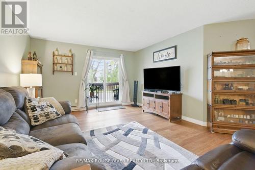 222 - 475 Parkhill Road W, Peterborough, ON - Indoor Photo Showing Living Room