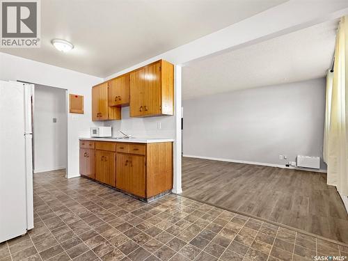 373 2Nd Avenue Se, Swift Current, SK - Indoor Photo Showing Kitchen