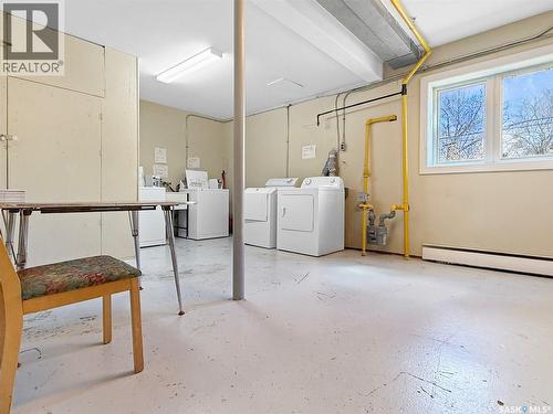 373 2Nd Avenue Se, Swift Current, SK - Indoor Photo Showing Laundry Room