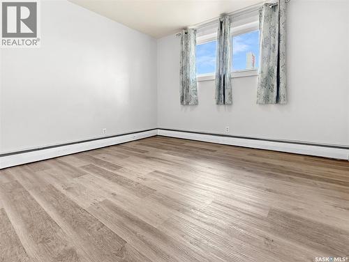 373 2Nd Avenue Se, Swift Current, SK - Indoor Photo Showing Other Room
