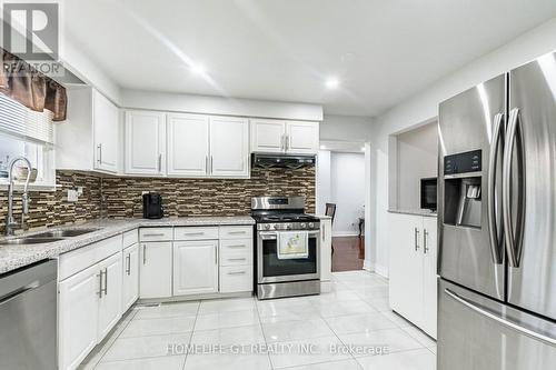 92 Reynier Drive, Brampton, ON - Indoor Photo Showing Kitchen With Double Sink With Upgraded Kitchen
