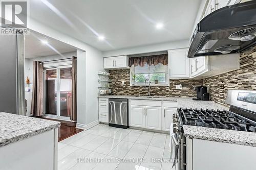 92 Reynier Drive, Brampton, ON - Indoor Photo Showing Kitchen With Upgraded Kitchen