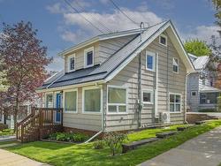 39 Maple Street  Dartmouth, NS B3A 1X9