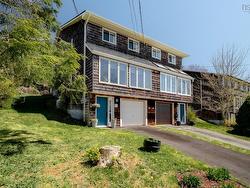 13 Roy Crescent  Bedford, NS B4A 3J9