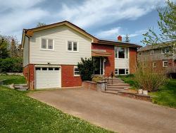 57 Hallmark Crescent Dartmouth, NS B2V 2B2