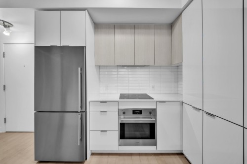 Cuisine - 311-4599 Av. Clanranald, Montréal (Côte-Des-Neiges/Notre-Dame-De-Grâce), QC - Indoor Photo Showing Kitchen