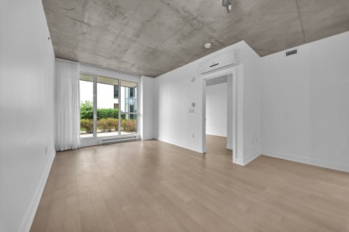 Salon - 311-4599 Av. Clanranald, Montréal (Côte-Des-Neiges/Notre-Dame-De-Grâce), QC - Indoor Photo Showing Other Room