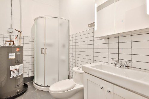 Salle de bains - 3-4112 Rue St-Dominique, Montréal (Le Plateau-Mont-Royal), QC - Indoor Photo Showing Bathroom