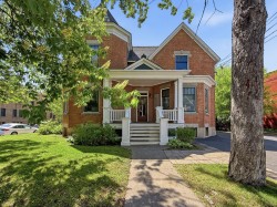 252 Rue Laurier  Saint-Jean-Sur-Richelieu, QC J3B 6K9