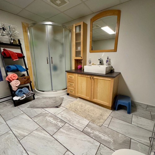 Bathroom - 18 Rue Chambers, Sept-Îles, QC - Indoor Photo Showing Bathroom
