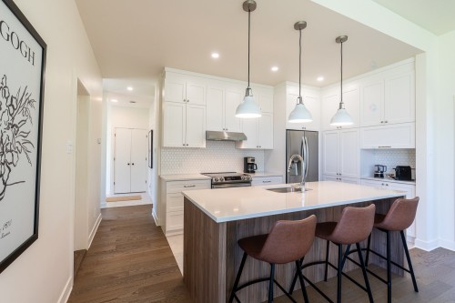 Cuisine - 2431 Rue De La Carriole, Sainte-Adèle, QC - Indoor Photo Showing Kitchen With Upgraded Kitchen