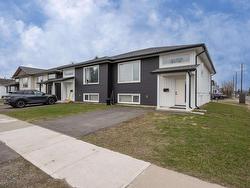 401 Empire Avenue Thunder Bay, ON P7E 4S3