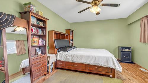 146 Mcculloch Drive, Penticton, BC - Indoor Photo Showing Bedroom
