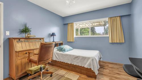 146 Mcculloch Drive, Penticton, BC - Indoor Photo Showing Bedroom
