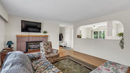 146 Mcculloch Drive, Penticton, BC - Indoor Photo Showing Living Room With Fireplace