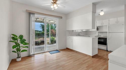 146 Mcculloch Drive, Penticton, BC - Indoor Photo Showing Kitchen