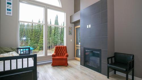 303-30 Monashee Road, Vernon, BC - Indoor With Fireplace