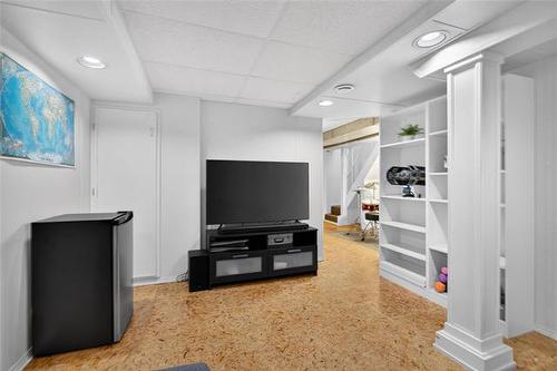 143 Morley Ave, Winnipeg, MB 