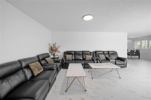 1370 Loudoun Rd, Winnipeg, MB 