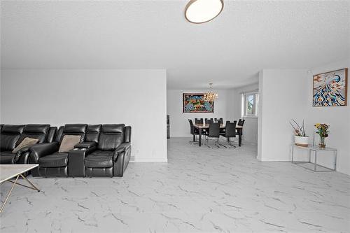 1370 Loudoun Rd, Winnipeg, MB 