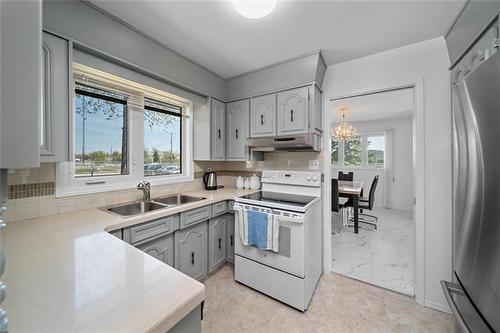 1370 Loudoun Rd, Winnipeg, MB 