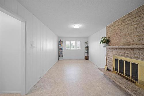 1370 Loudoun Rd, Winnipeg, MB 