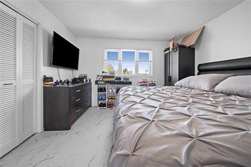 1370 Loudoun Rd, Winnipeg, MB 