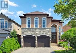 2 LORD NELSON COURT Richmond Hill, ON L4S 1Y1