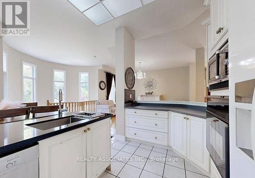 2 Lord Nelson Court, Richmond Hill, ON - Indoor