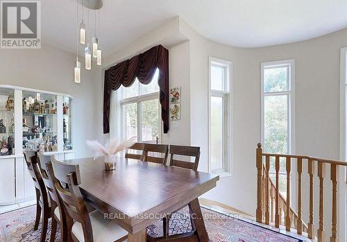 2 Lord Nelson Court, Richmond Hill, ON - Indoor Photo Showing Dining Room