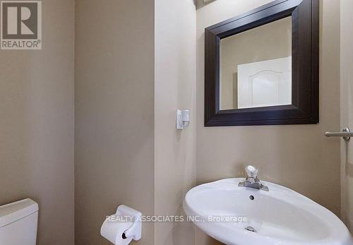 2 Lord Nelson Court, Richmond Hill, ON - Indoor Photo Showing Bathroom