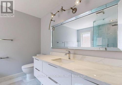 2 Lord Nelson Court, Richmond Hill, ON - Indoor Photo Showing Bathroom