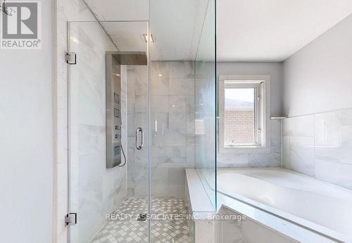 2 Lord Nelson Court, Richmond Hill, ON - Indoor Photo Showing Bathroom