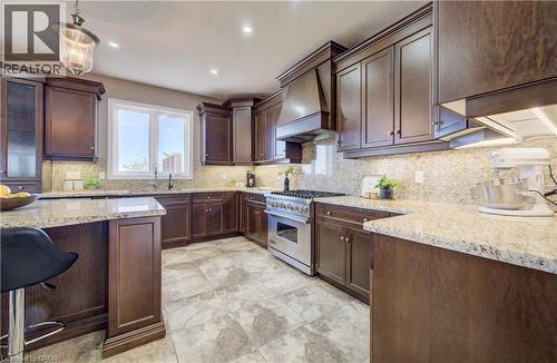 264 Evens Pond Crescent, Kitchener, ON - Indoor Photo Showing Kitchen With Upgraded Kitchen