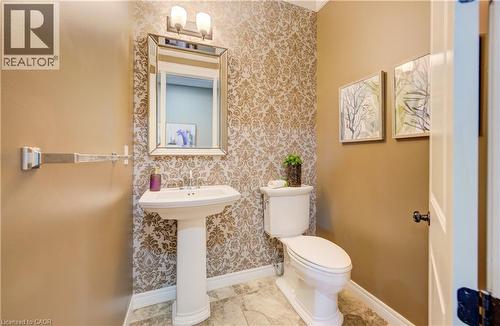 264 Evens Pond Crescent, Kitchener, ON - Indoor Photo Showing Bathroom