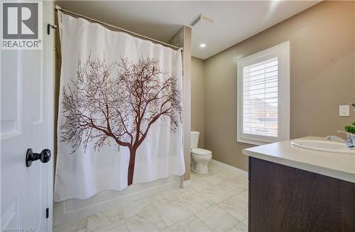 264 Evens Pond Crescent, Kitchener, ON - Indoor Photo Showing Bathroom