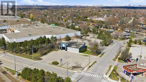 61 Queen Street N, Mississauga, ON 