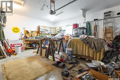 231 Benesh Crescent, Saskatoon, SK - Indoor Photo Showing Garage