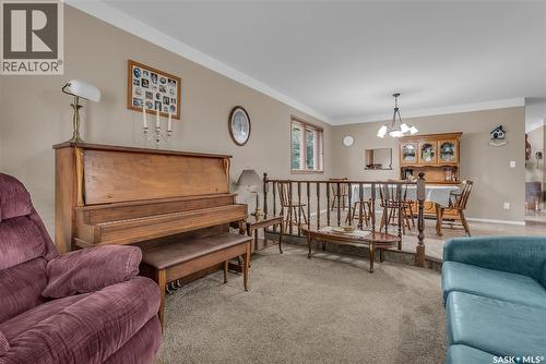231 Benesh Crescent, Saskatoon, SK - Indoor Photo Showing Living Room