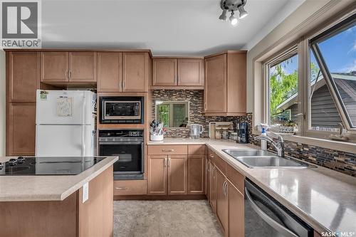 231 Benesh Crescent, Saskatoon, SK - Indoor Photo Showing Kitchen With Double Sink