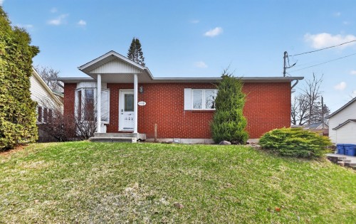 1133 24e Avenue  Saint-Jérôme, QC J7Z 3J1