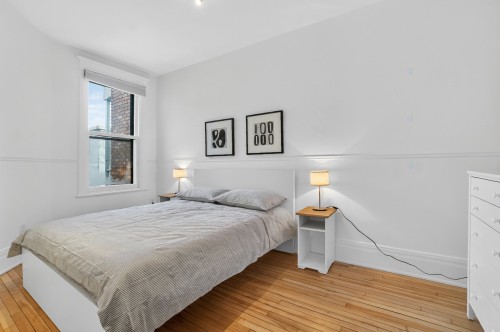 Chambre à coucher - 5027 Rue Fabre, Montréal (Le Plateau-Mont-Royal), QC - Indoor Photo Showing Bedroom
