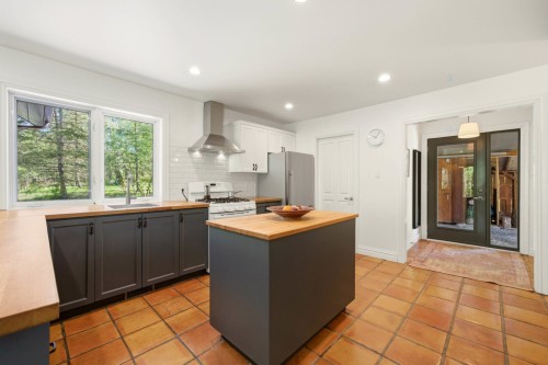 Kitchen - 250 Ch. Judd, Sutton, QC - Indoor Photo Showing Kitchen