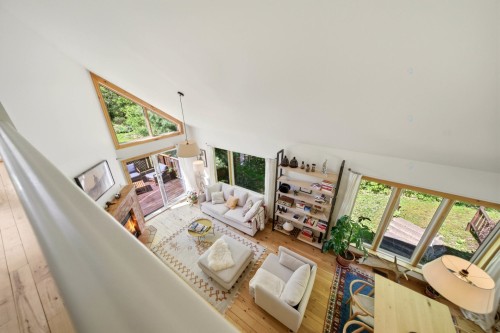 Mezzanine - 250 Ch. Judd, Sutton, QC - Indoor Photo Showing Other Room