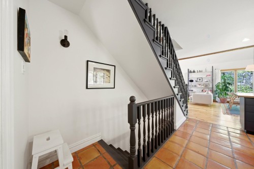 Staircase - 250 Ch. Judd, Sutton, QC - Indoor Photo Showing Other Room