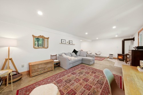 Basement - 250 Ch. Judd, Sutton, QC - Indoor Photo Showing Living Room