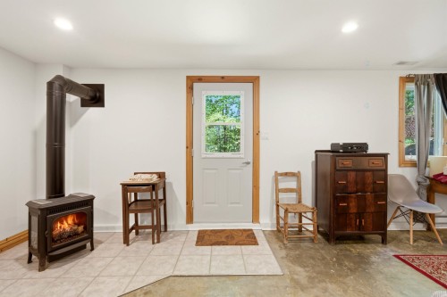 Basement - 250 Ch. Judd, Sutton, QC - Indoor Photo Showing Other Room