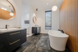 Salle de bains attenante à la CCP - 