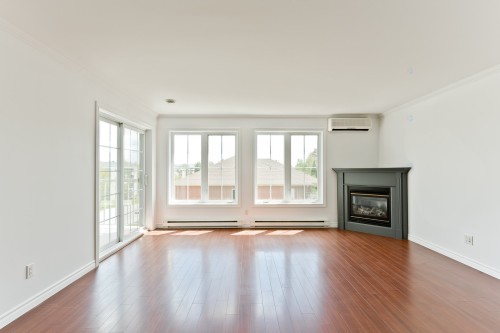 Living Room - 3002 Rue Du Sauvignon, Sherbrooke (Les Nations), QC - Indoor Photo Showing Living Room With Fireplace